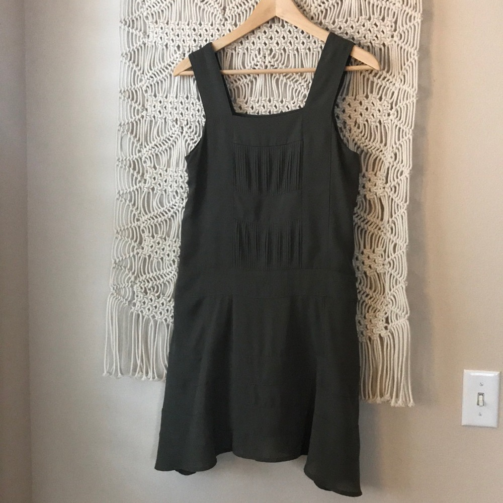 L’Amour by Nanette Lepore army green pleated dress with flared skirt ful…